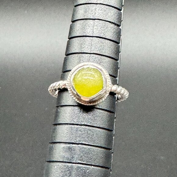 Artisan made Ring 925 Silver and Green Idocrase Round Stone size 6.5 - Picture 5 of 8